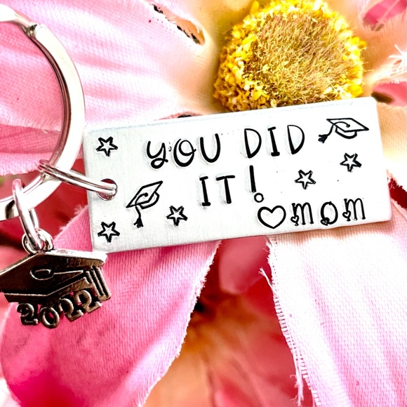 Class of 2022 Keychain - Graduation Keychain- Graduation Gift- Grad Gift - Picture 5 of 9